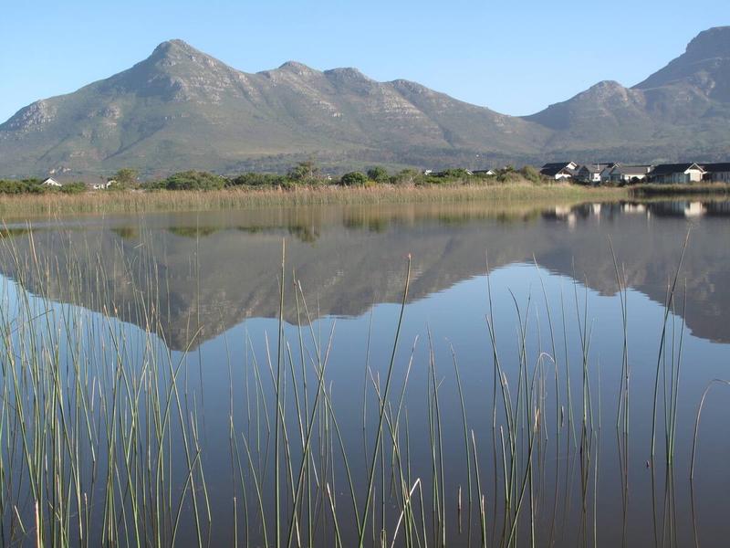 To Let 3 Bedroom Property for Rent in Lake Michelle Western Cape